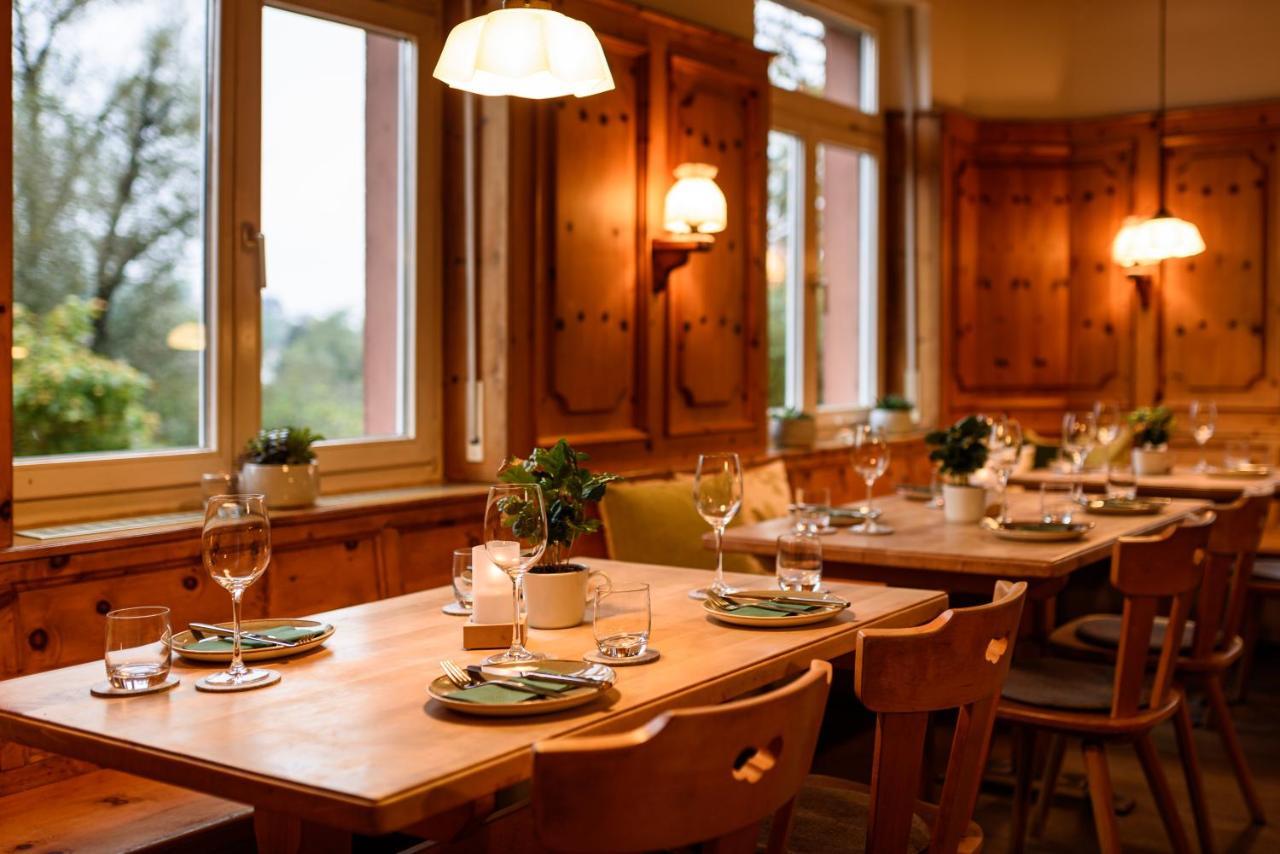 Hotel & Restaurant Gruener Baum Merzhausen Exterior photo