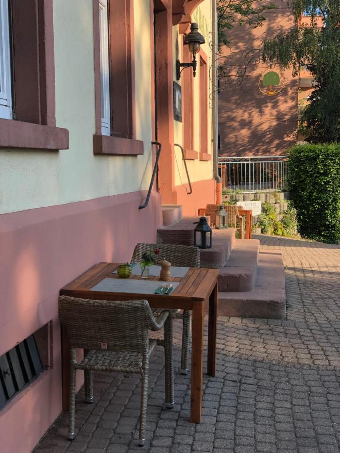 Hotel & Restaurant Gruener Baum Merzhausen Exterior photo